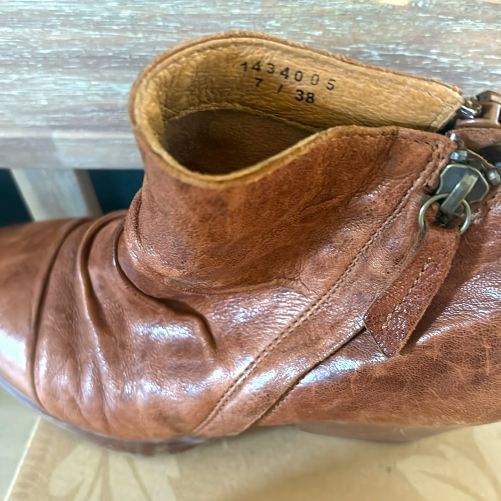 Sofft “Gable” ankle bootie - Picture 4 of 4